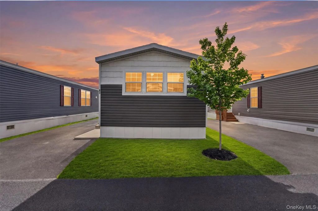 11 Windward Way, Stony Point