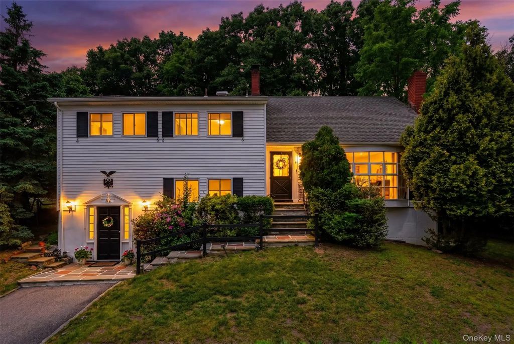 2 Burkewood Road, Hartsdale