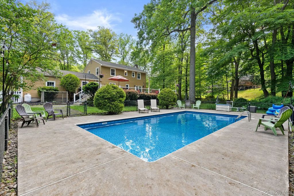 95 Pine Hill Road, Highland Mills