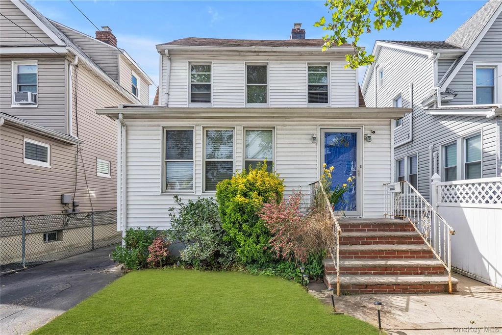 21208 Murdock Avenue, Queens Village