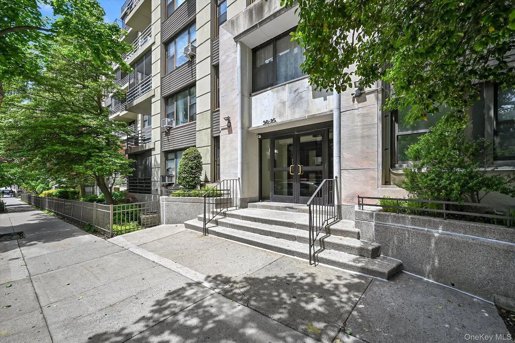 98-25 64th Road # 5e, Rego Park