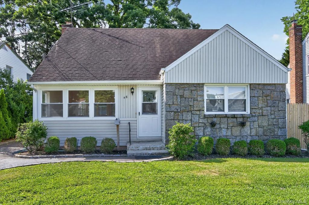 48 Locust Street, Westbury