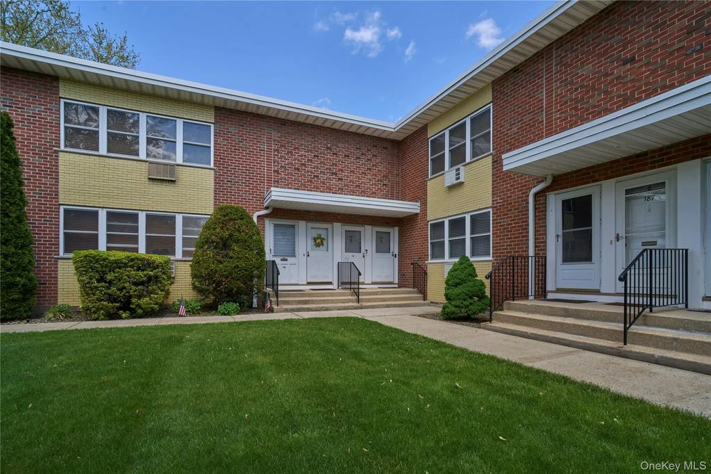 183 Farber Drive # 183, West Babylon
