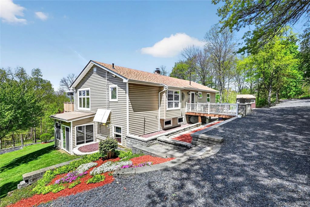77 Maidstone Drive, Walden