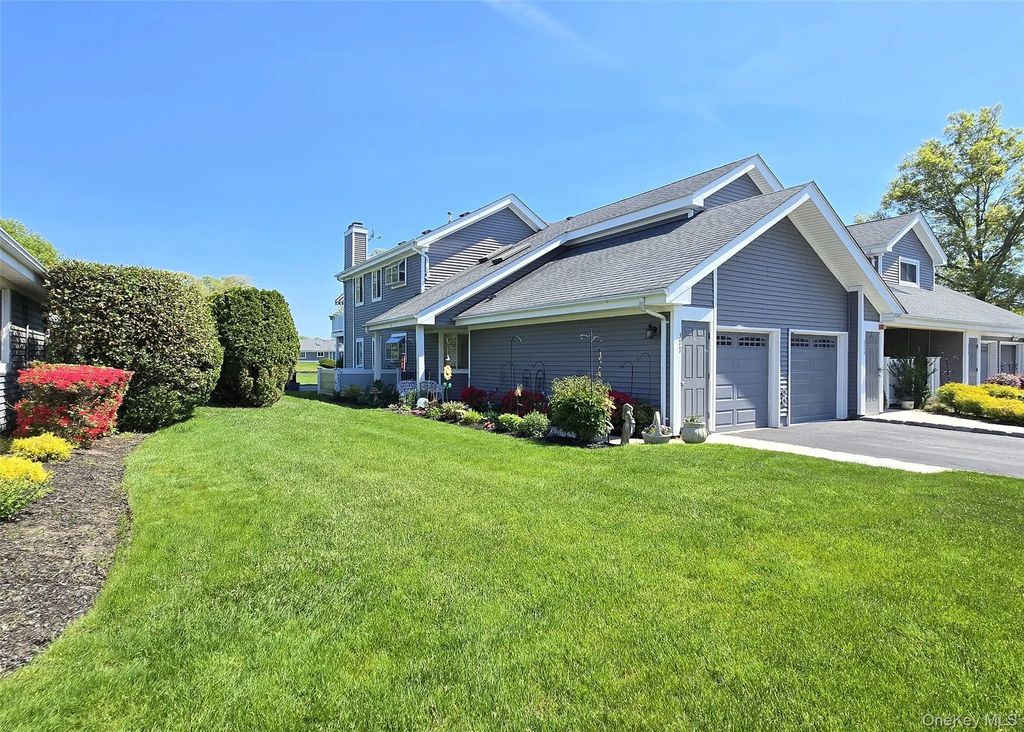 377 Quarry Pond Court, Moriches