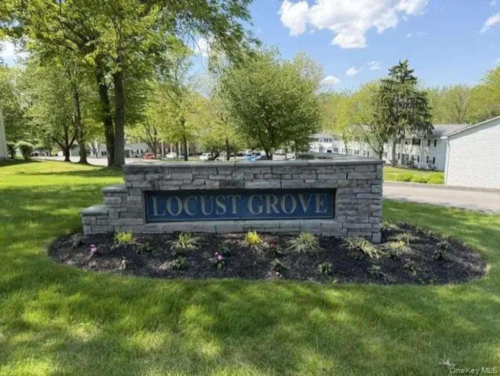 6 Yew Court # H, Fishkill