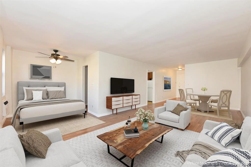 4 Birchwood Court 2p, Mineola