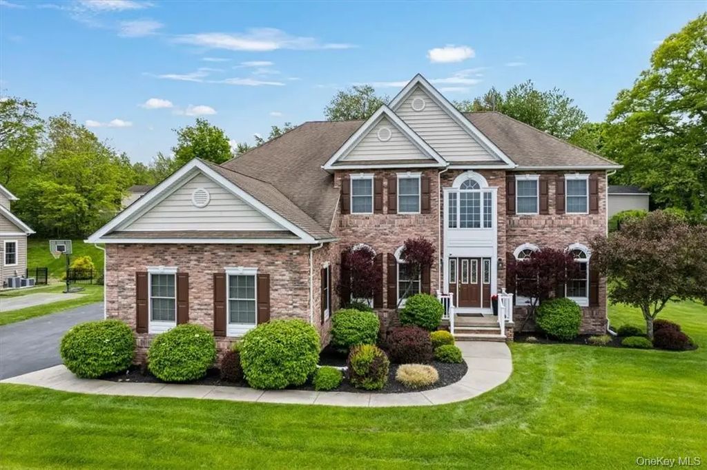 27 Deangelis Drive, Monroe
