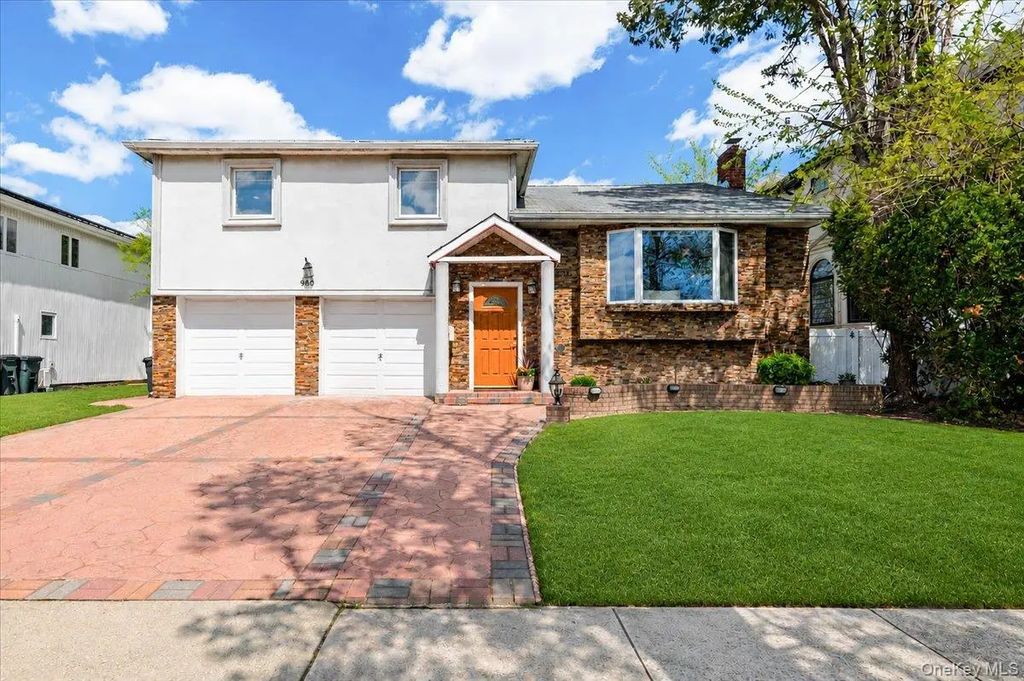 960 Cliffside Avenue, North Woodmere