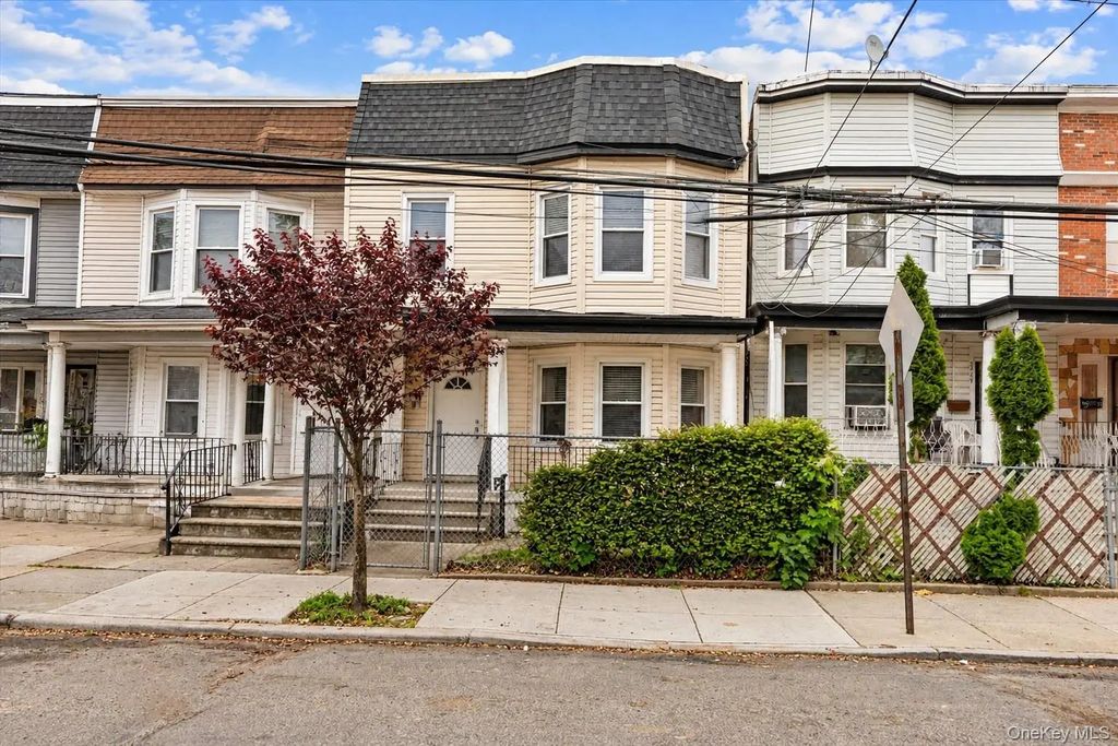 9547 115th Street, Richmond Hill S.