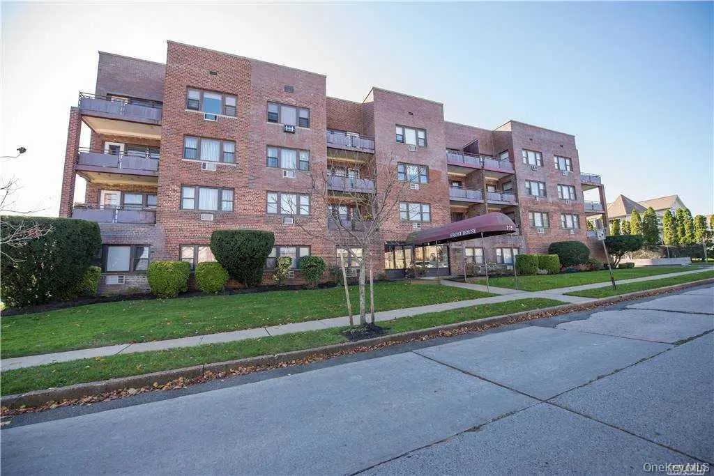 175 Archer Street # 2e, Freeport