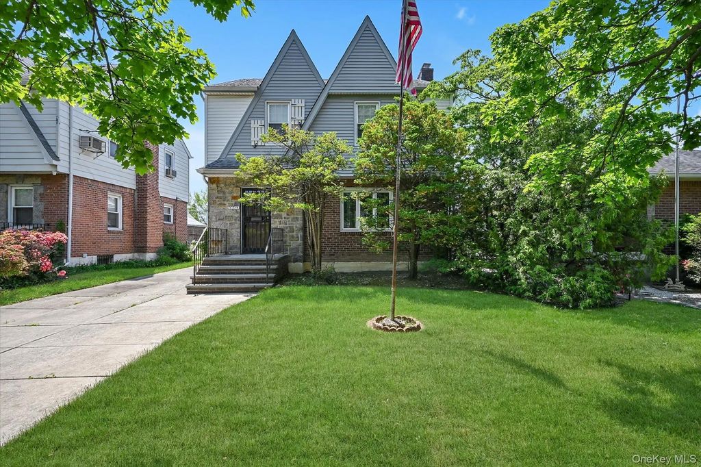 163-14 25th Drive, Flushing