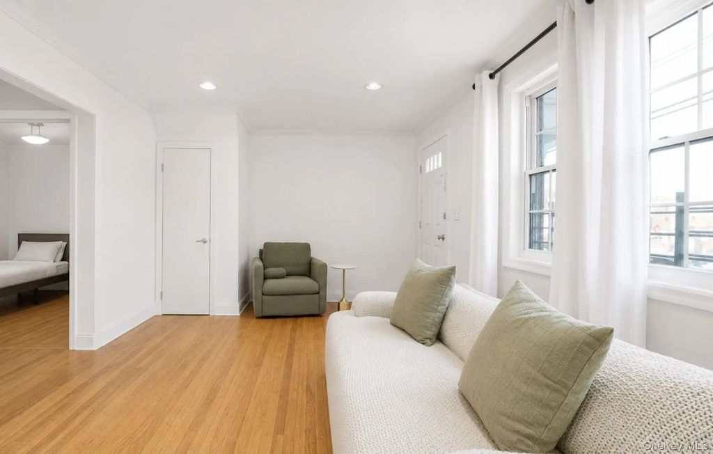 224-08 Horace Harding # Lower, Oakland Gardens