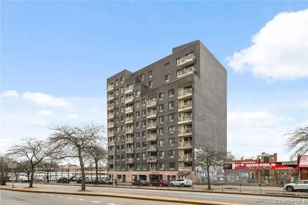 70-26 Queens Boulevard # 10e, Woodside