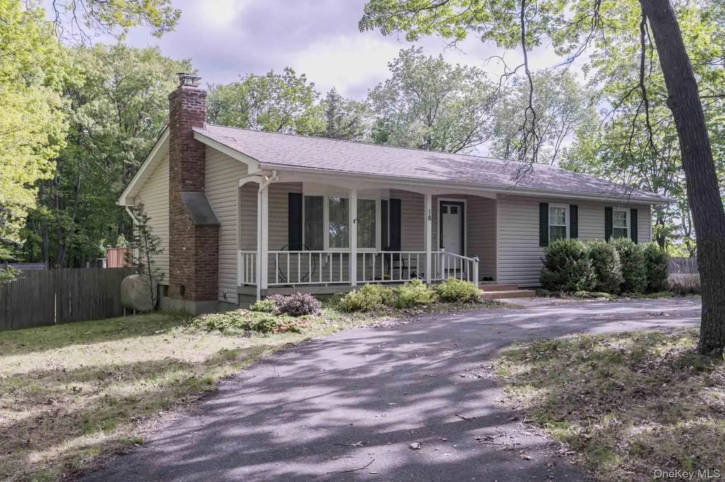 18 Southside Drive, Monroe