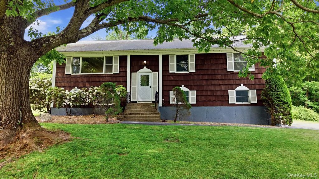 116 Union Valley Road, Mahopac