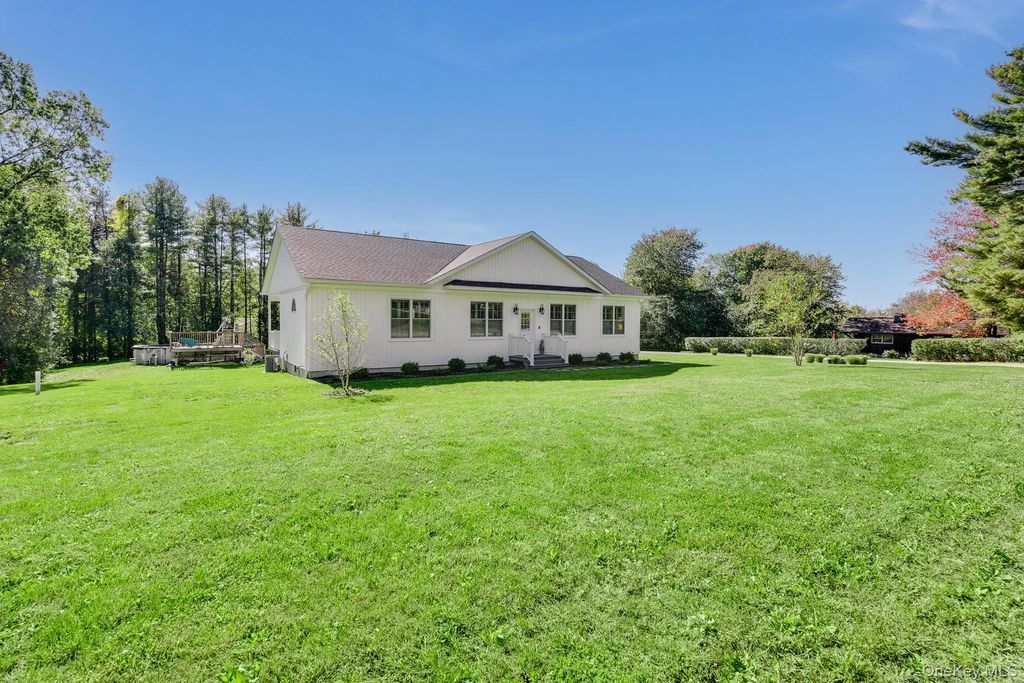 200 Sunset Drive, Wappingers Falls