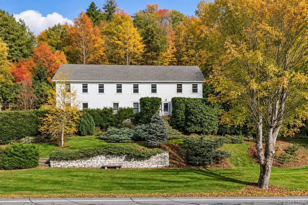 2182 County Road 17, Roscoe