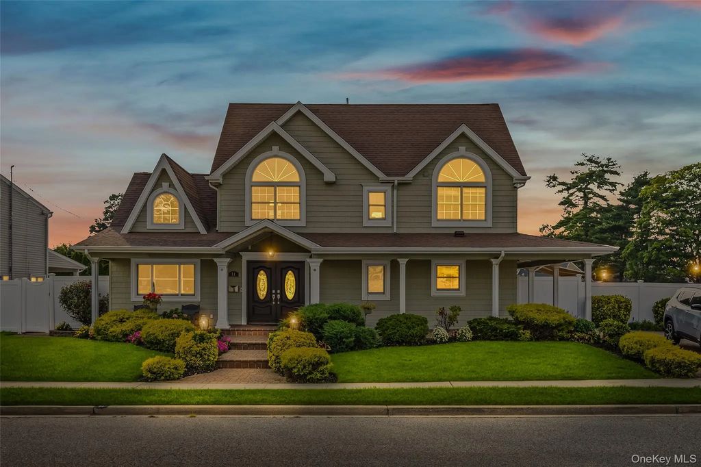 71 Swing Lane, Levittown
