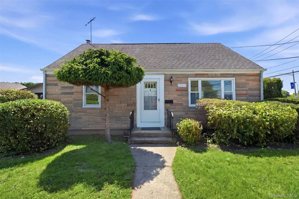 1082 Myron Street, Uniondale