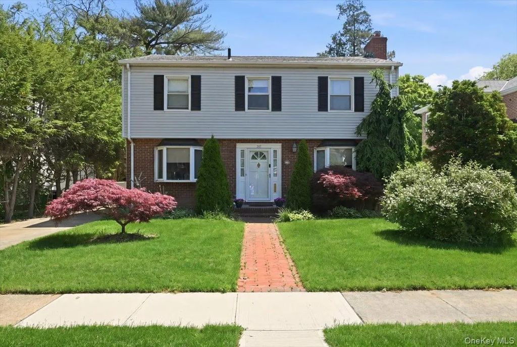 219 Kilburn Road, Garden City