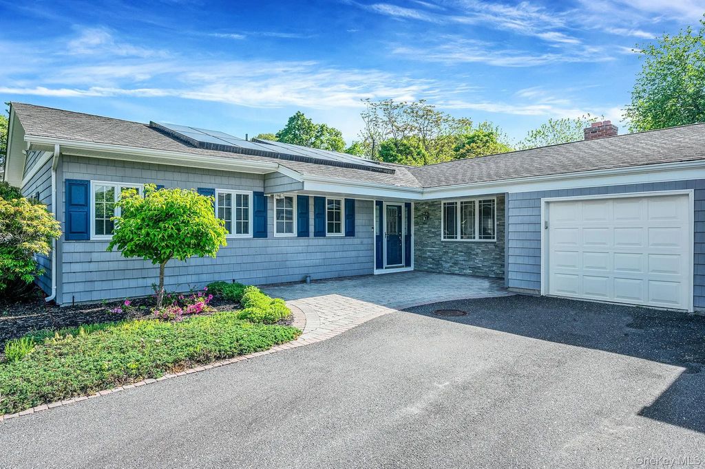 17 N Durkee Lane, East Patchogue