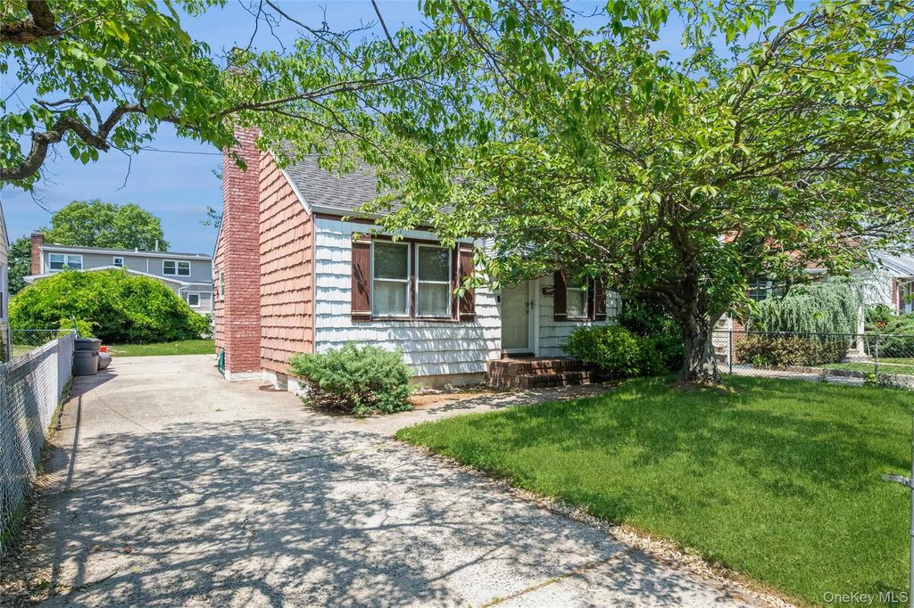 288 Semton Boulevard, Franklin Square