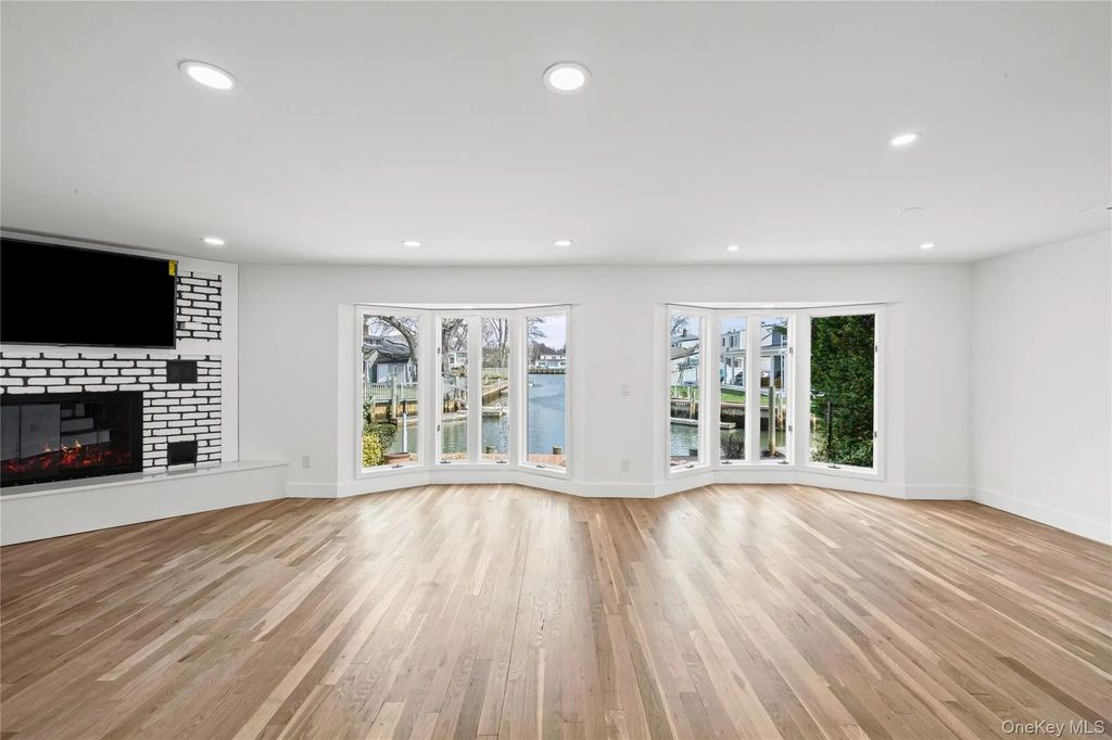119 Alhambra Road, Massapequa