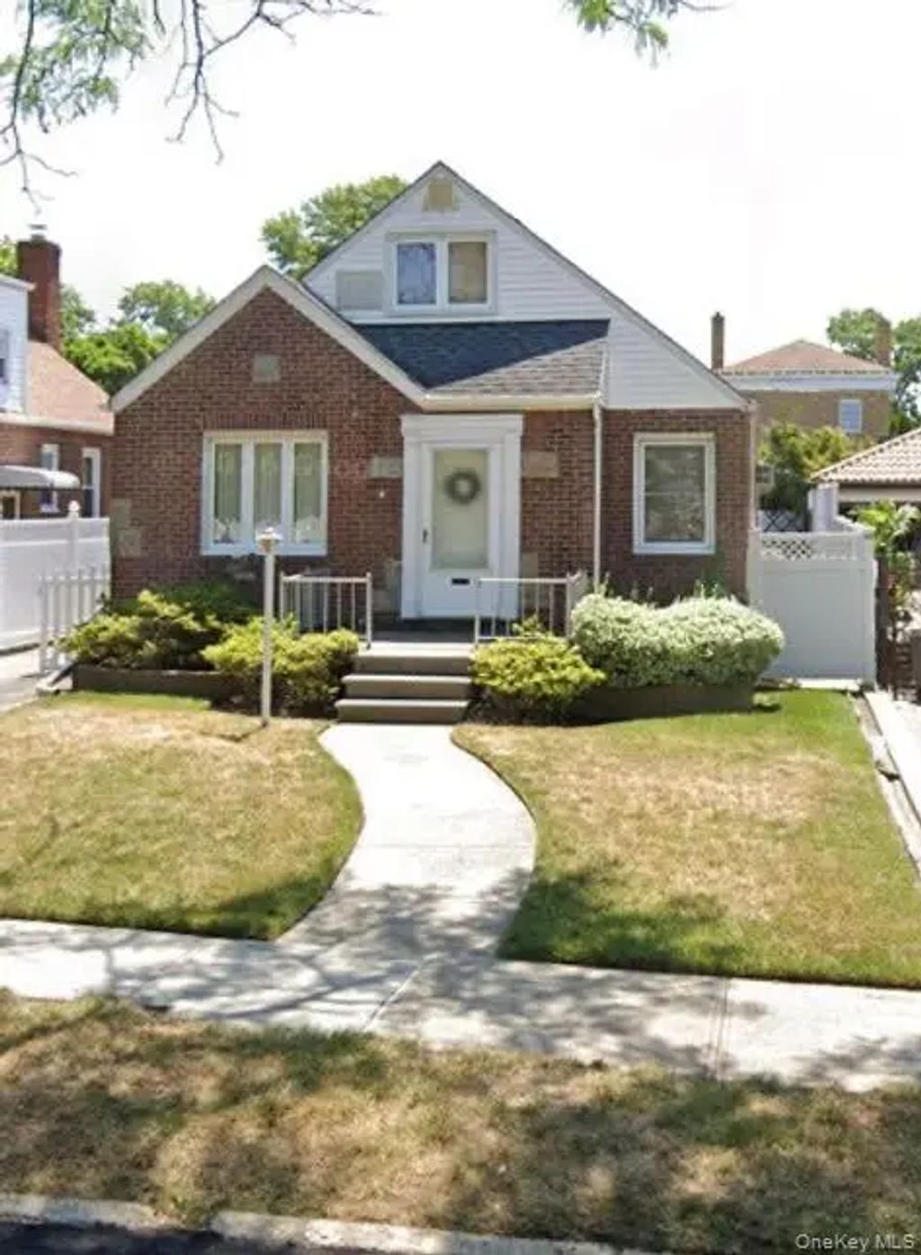 14586 8th Avenue, Whitestone