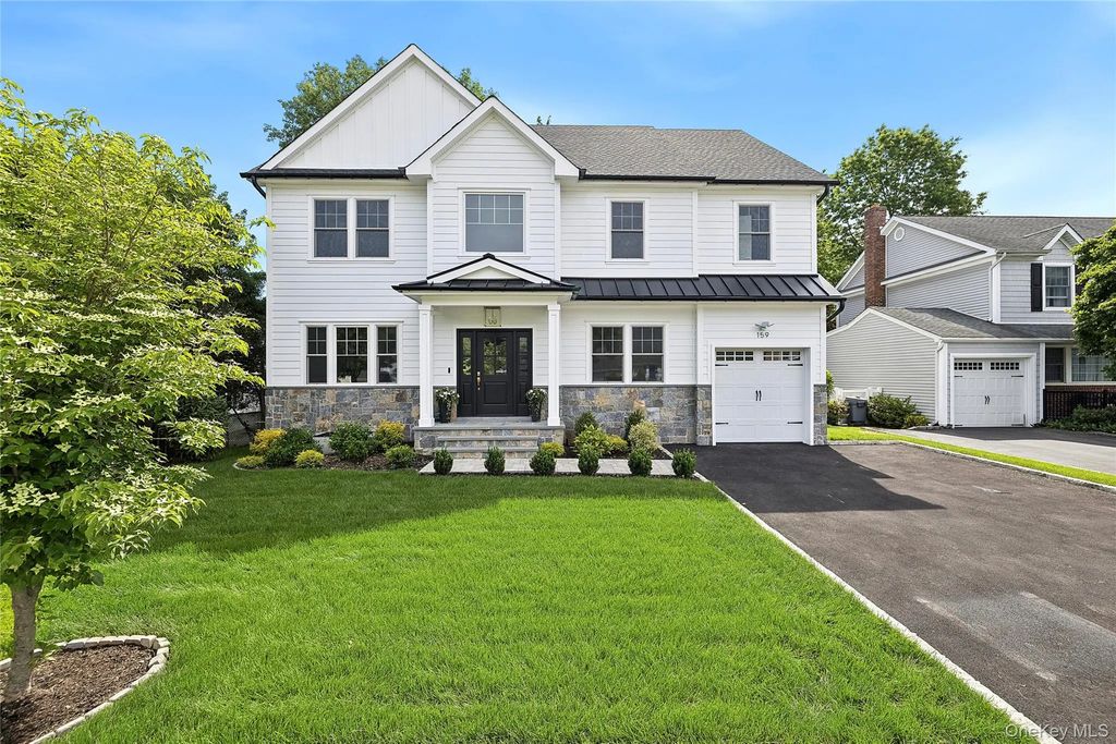 159 Lincoln Street, Garden City