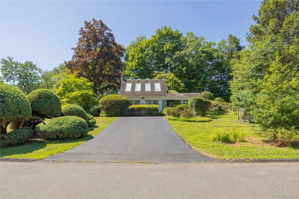 11 Wheeler Place E, West Nyack
