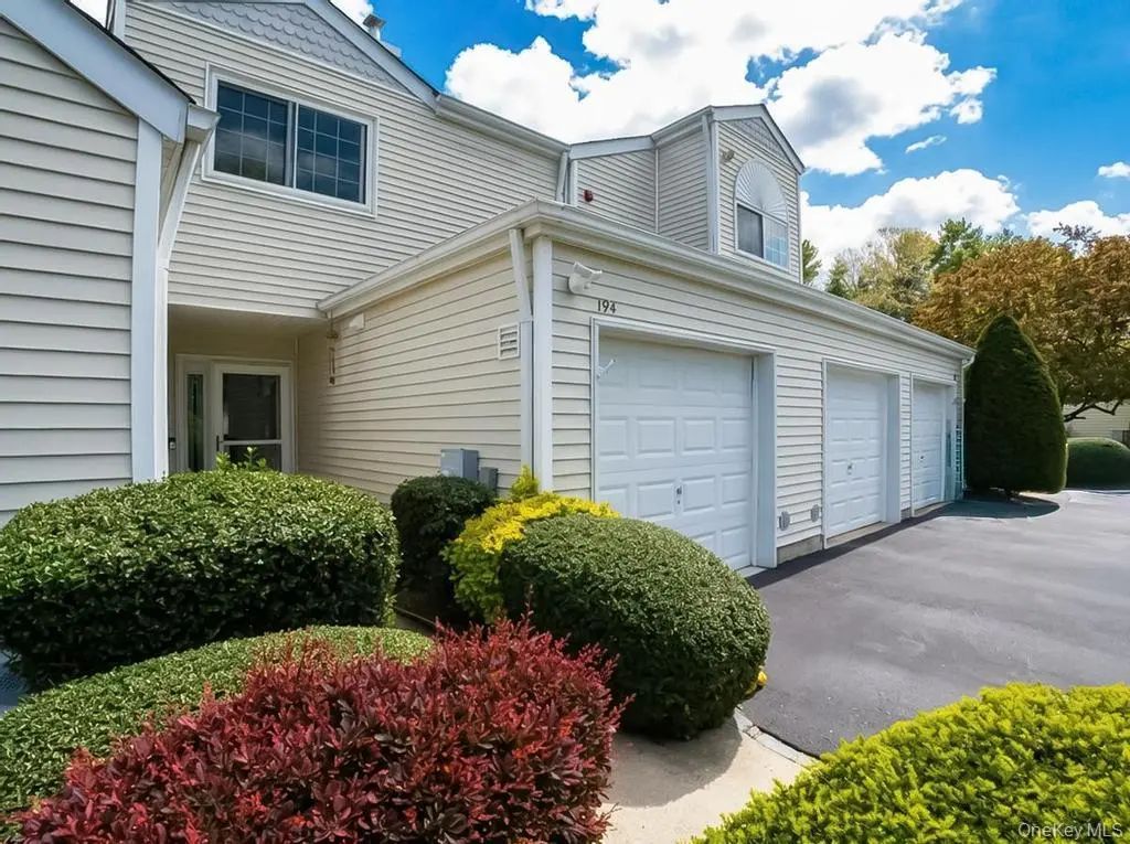 194 Gothic Circle, Manorville