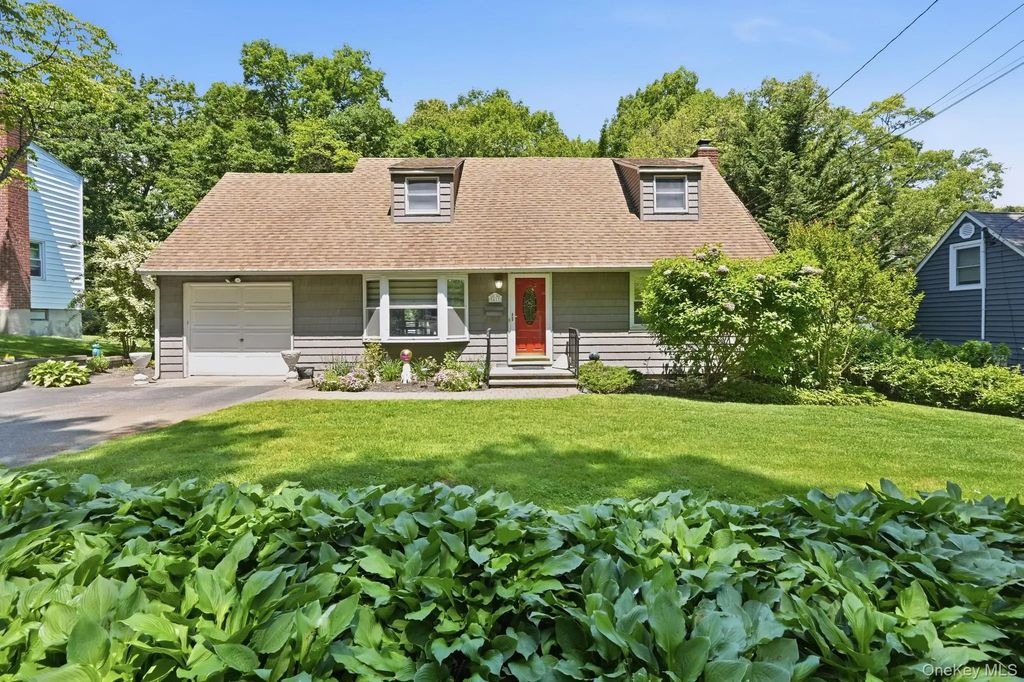 41 Semon Road, Huntington
