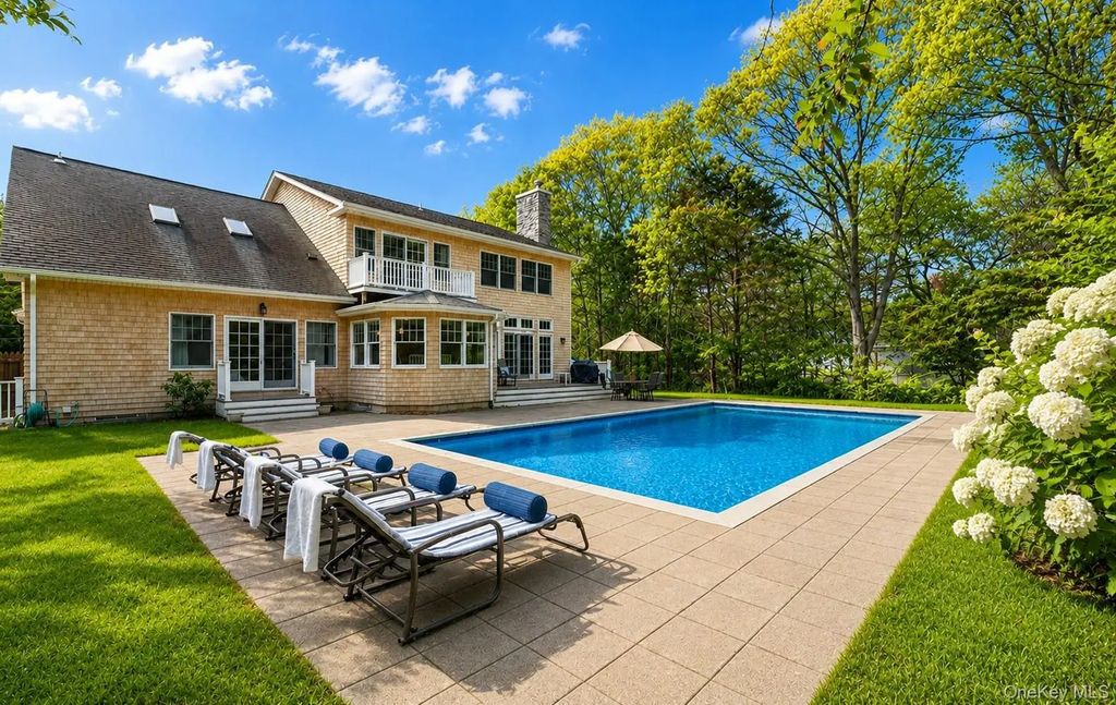 9 Briarsweet Lane, East Hampton