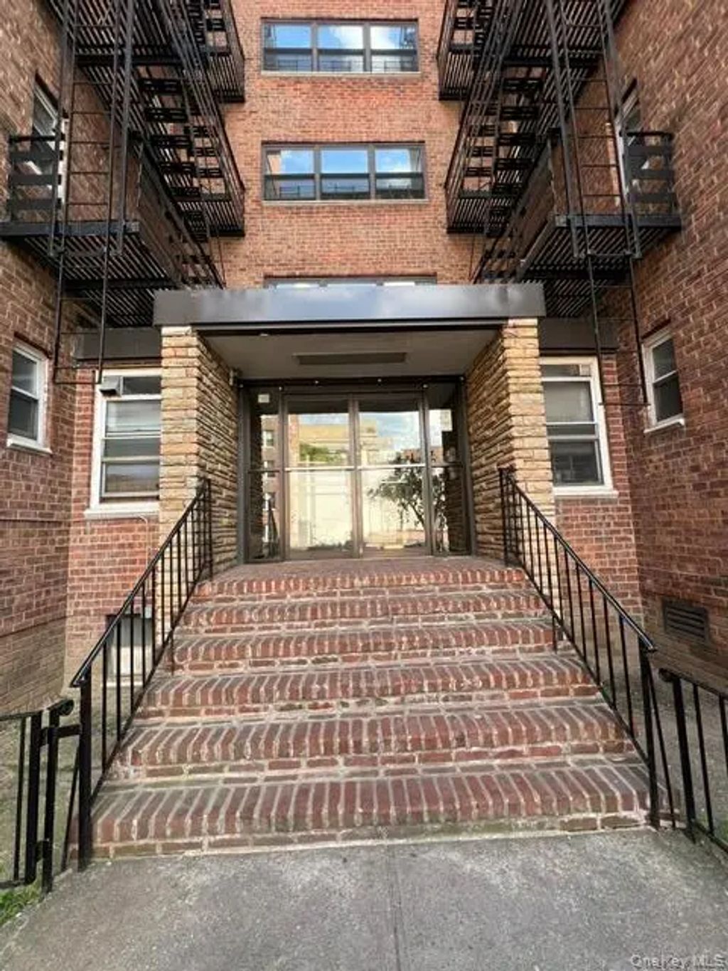 64-74 Saunders Street # 4b, Rego Park