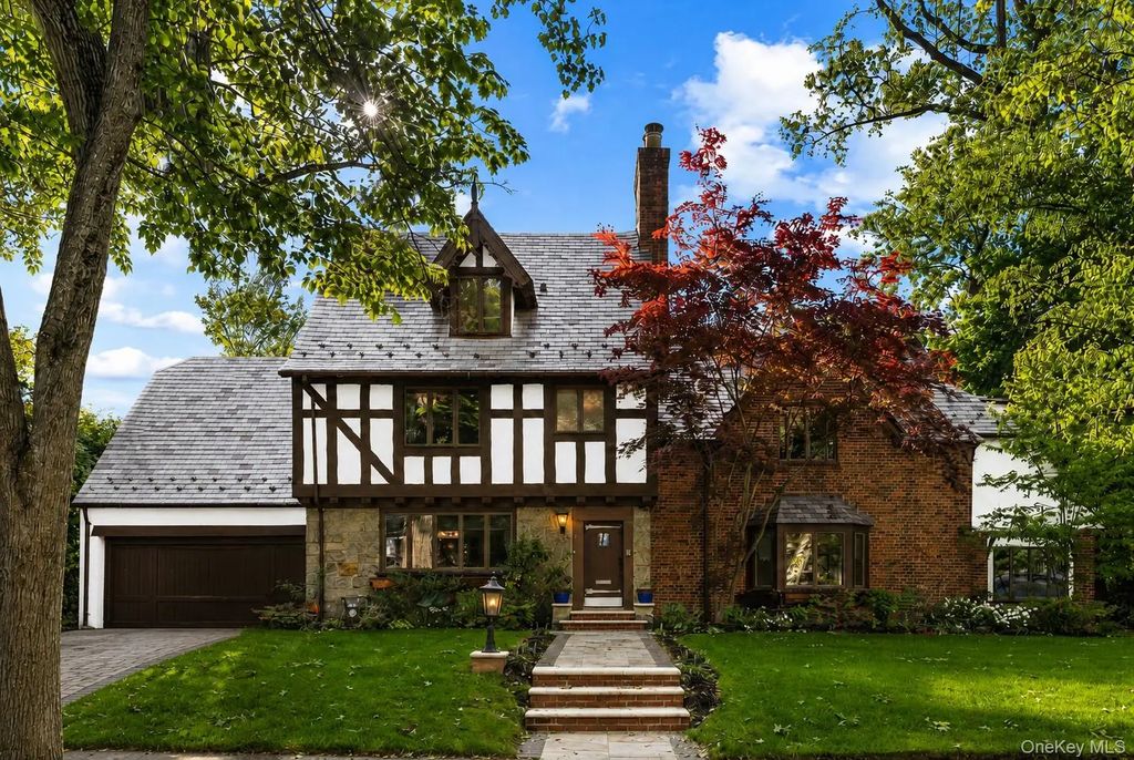 2 Rutland Road, Great Neck