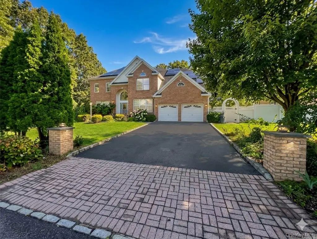 39 Independence Way, Miller Place
