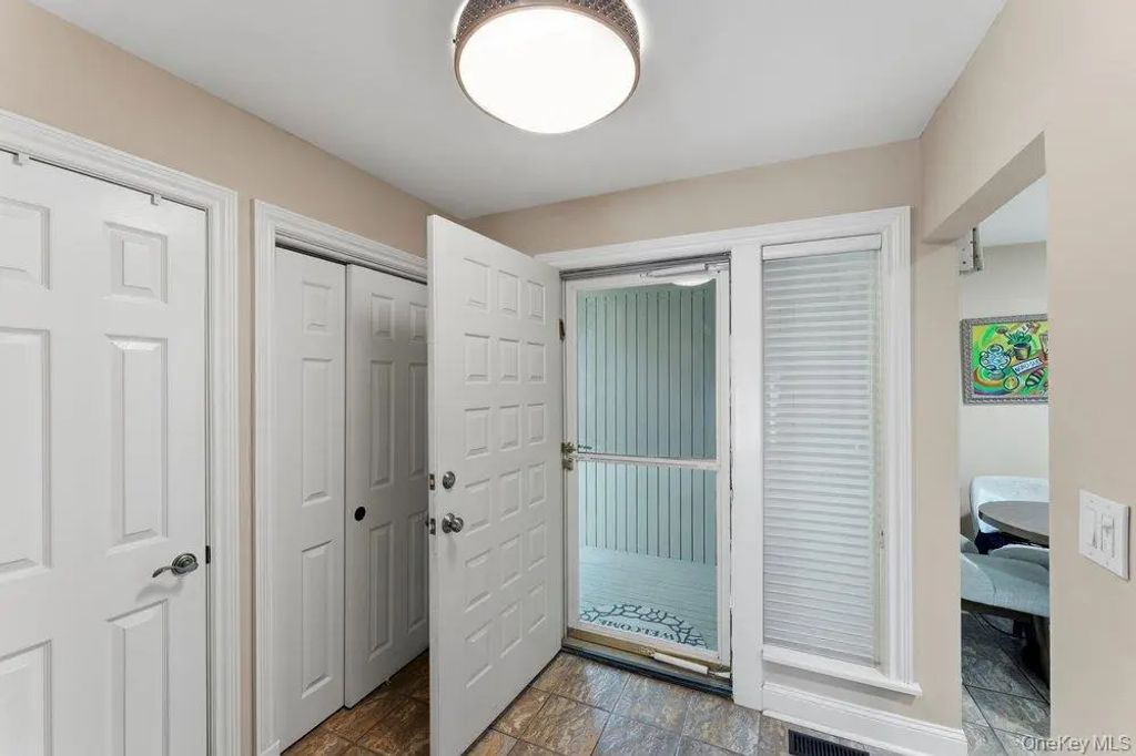 76 Estate Drive, Jericho