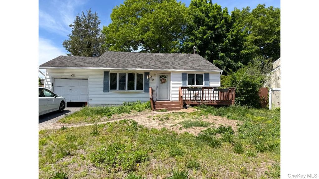 49 Huron Street, Port Jefferson Station
