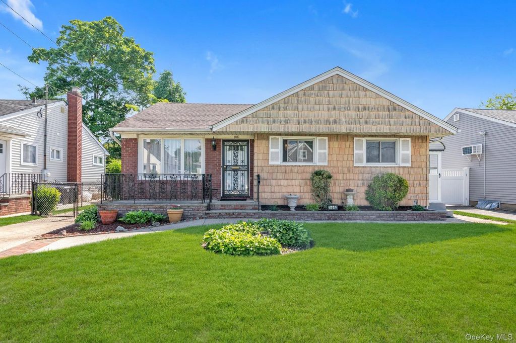 106 Green Avenue, Hempstead