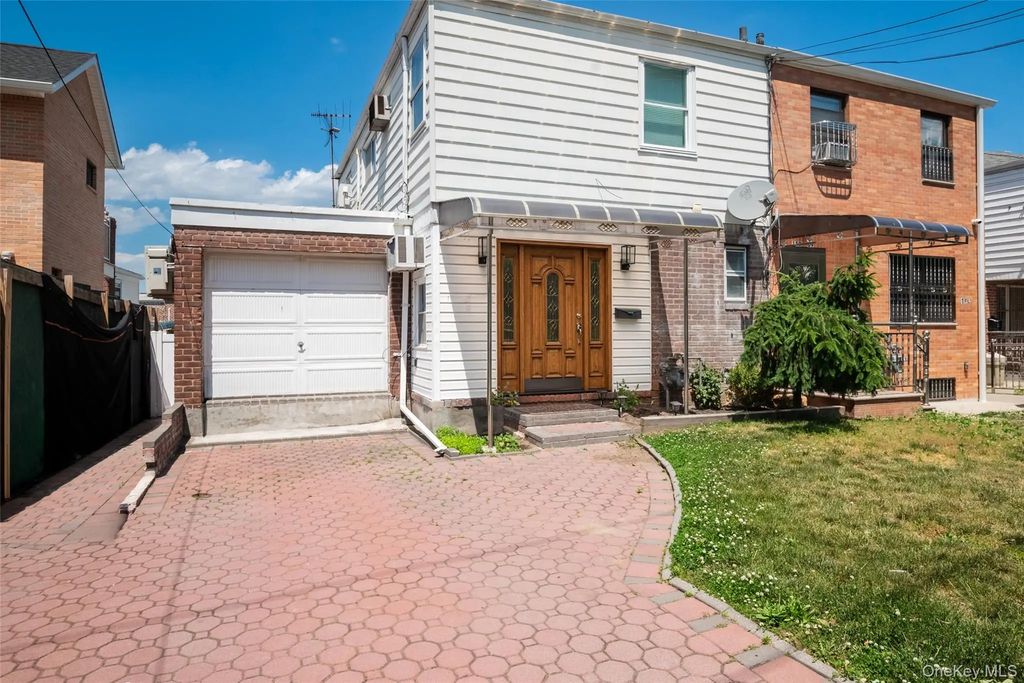150-07 Reeves Avenue, Flushing