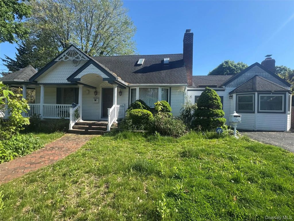 7 Dawes Avenue, Syosset