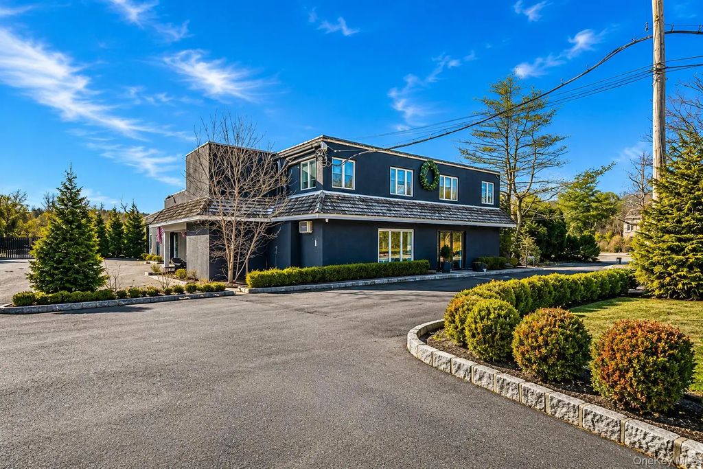 23 Bedford Banksville Road, Bedford