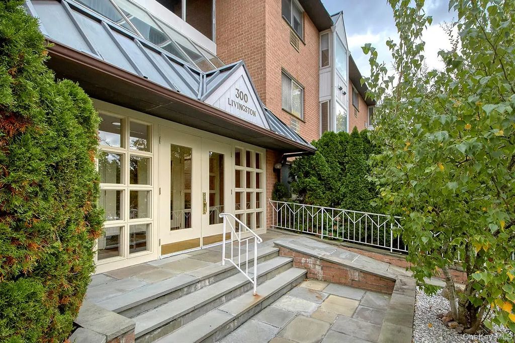 300 Livingston Avenue # 2a, Mamaroneck