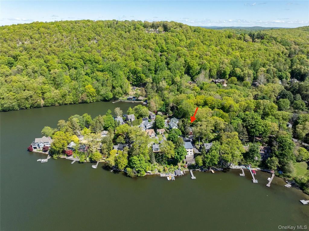 53 Cove Road, South Salem