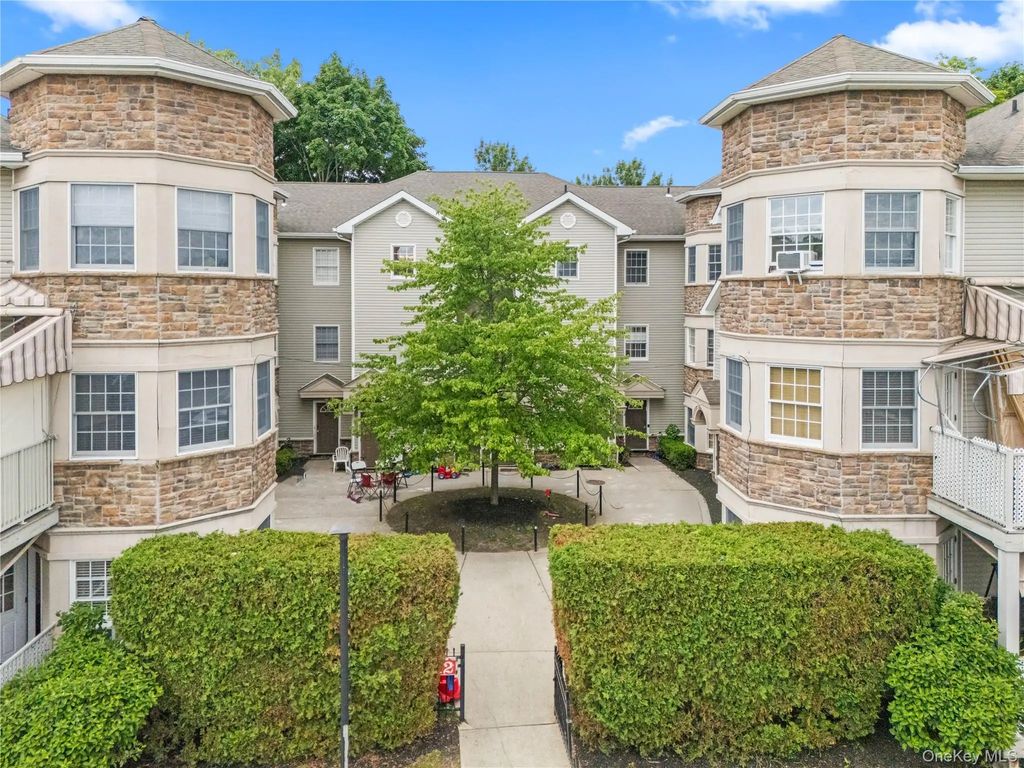 12 Horizon Court # 303, Monsey