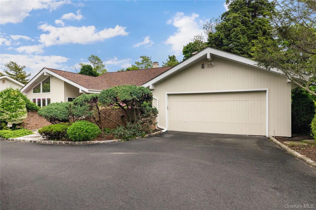 18 Kristi Drive, Muttontown