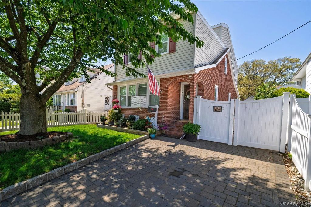 2015 Freeman Avenue, East Meadow