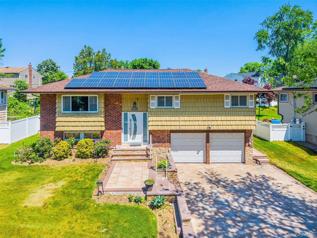 173 N Marginal Road, Jericho