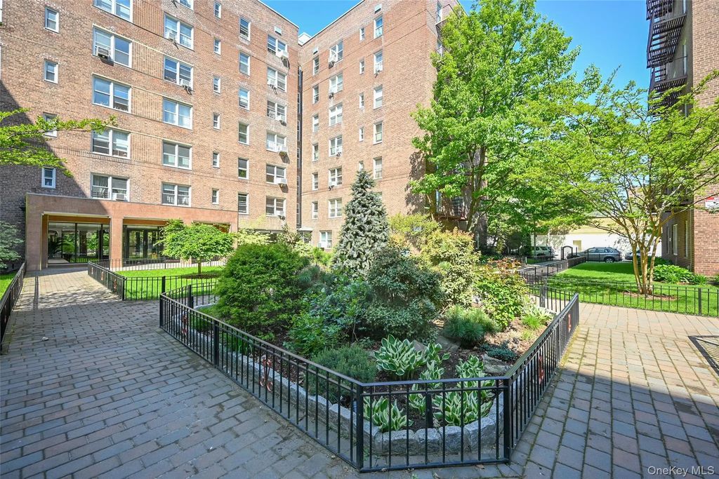 105-25 65th Avenue # 4f, Forest Hills
